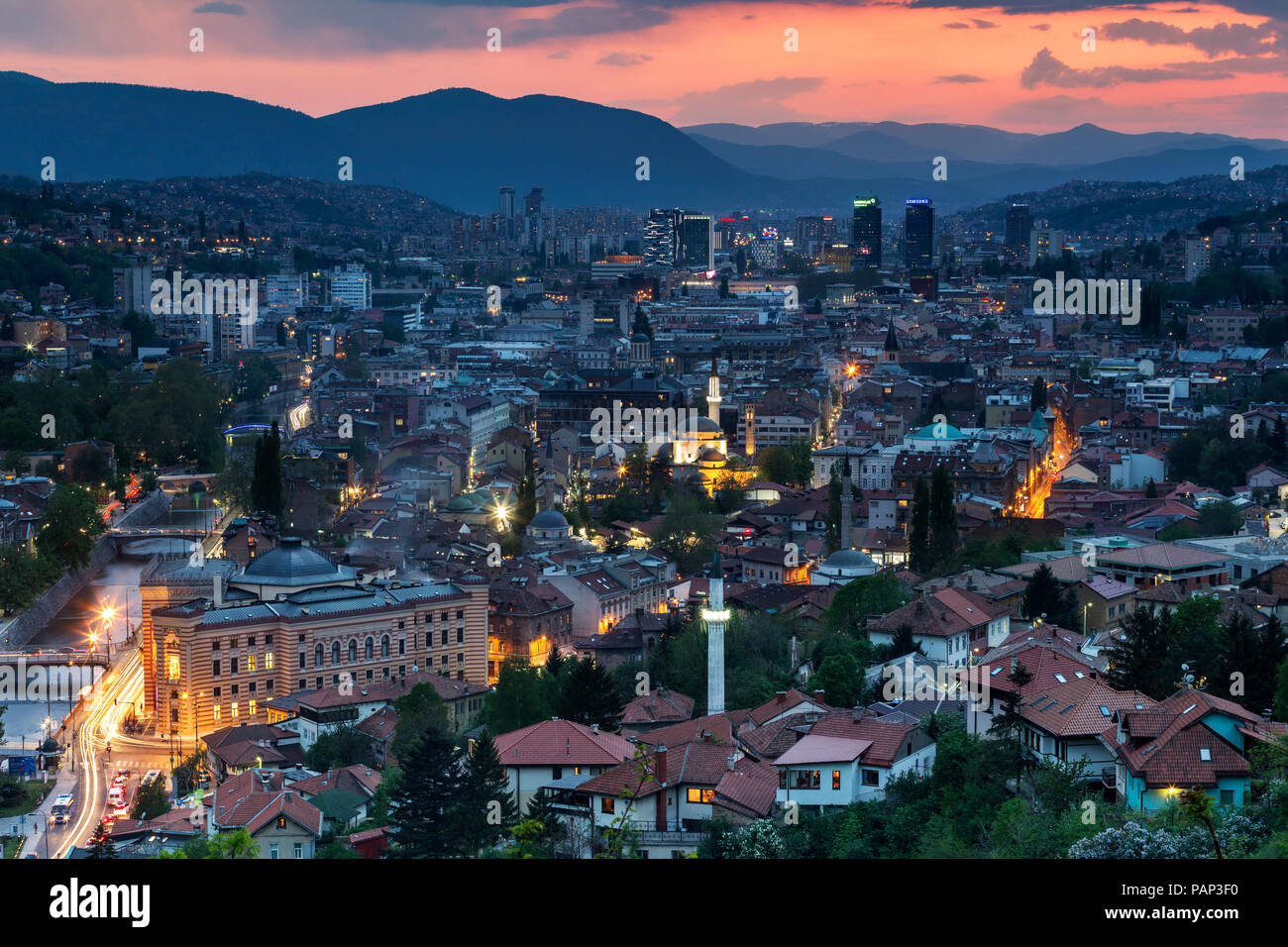 La Bosnia Erzegovina, Sarajevo, Zuta tabija di sera Foto Stock
