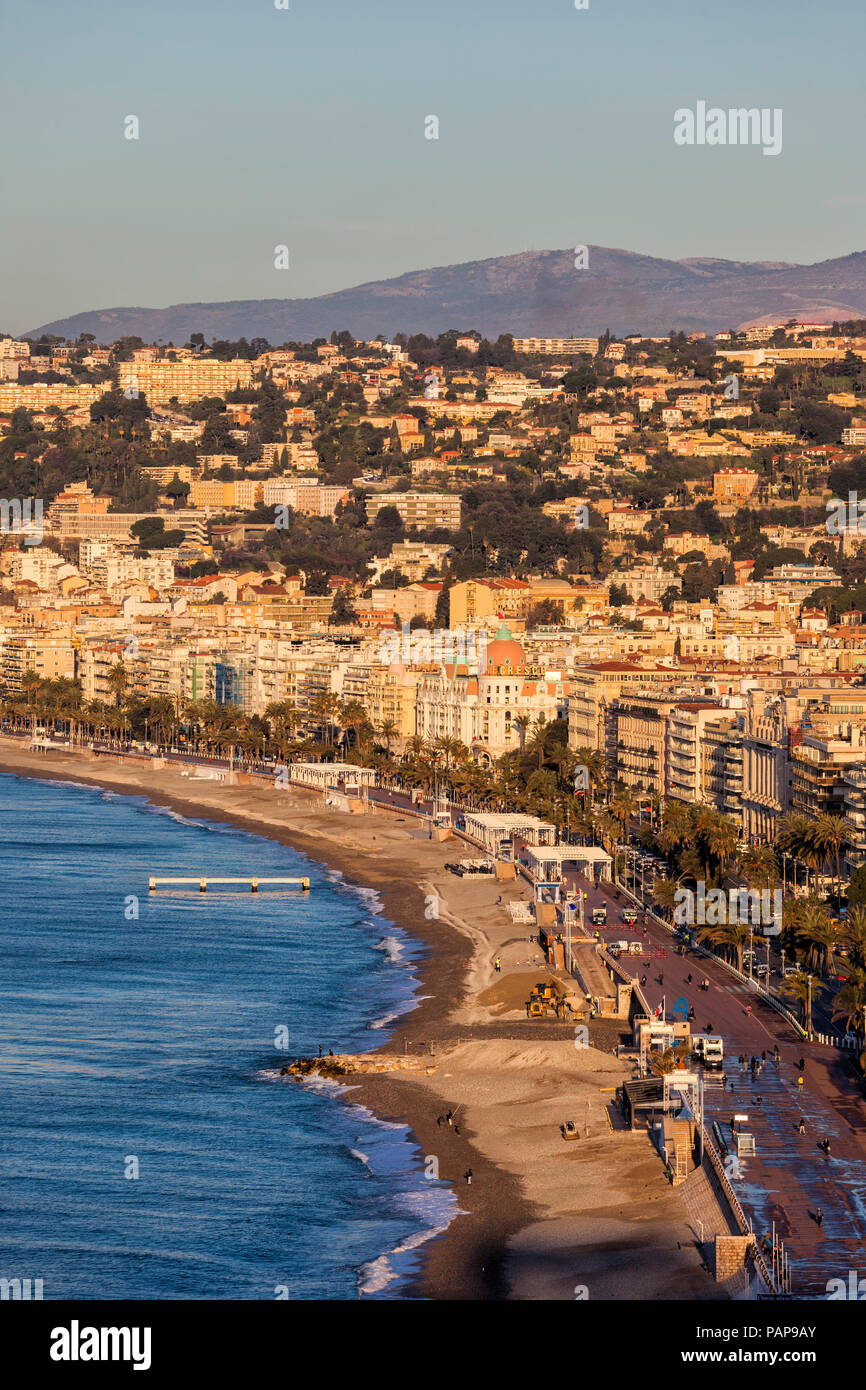 Francia, Provence-Alpes-Côte d'Azur, Nizza Promenade des Anglais nella luce del mattino Foto Stock