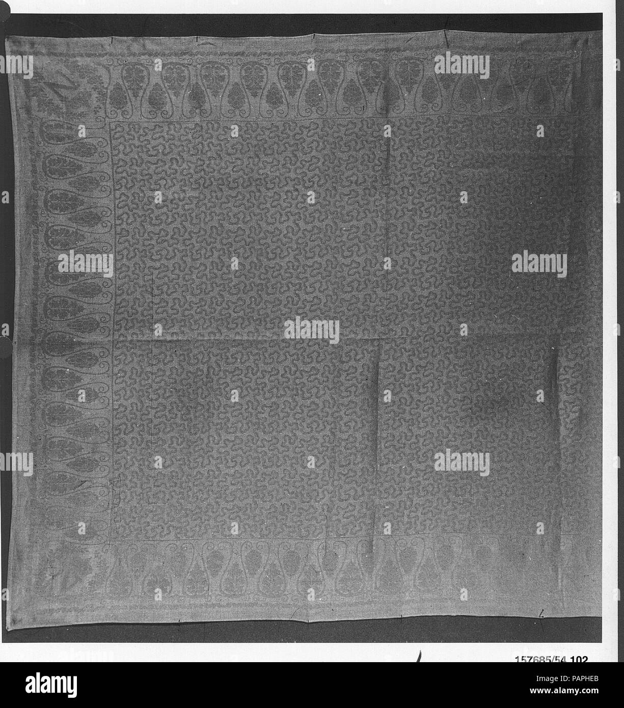 Tovagliolo. Cultura: francese. Dimensioni: L. 40 x W. 32 1/2 pollici (101,6 x 82,6 cm) (larghezza del telaio). Data: 1852-70. Museo: Metropolitan Museum of Art di New York, Stati Uniti d'America. Foto Stock