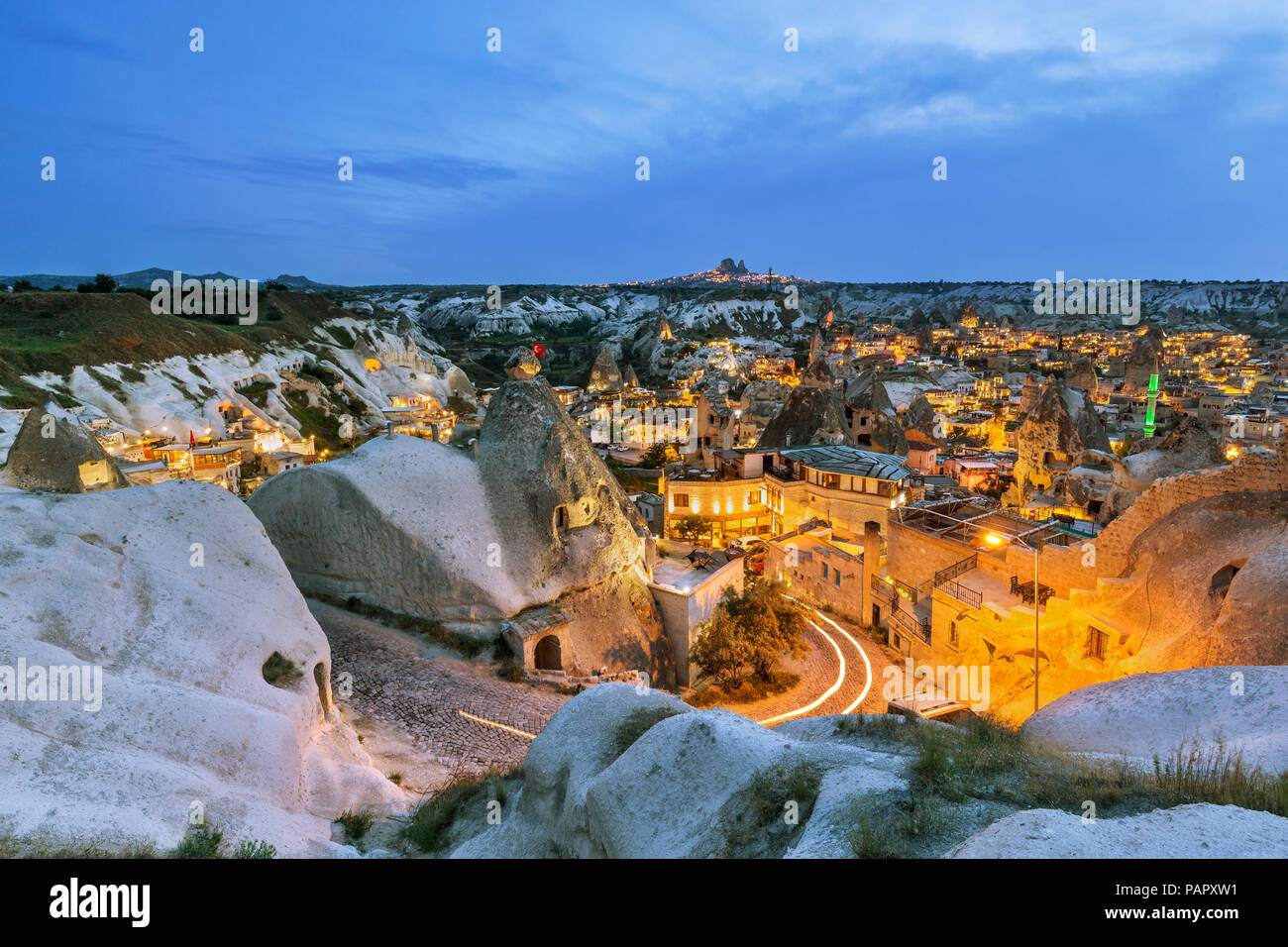 La Turchia, provincia di Aksaray, Guezelyurt, Cappadocia, Goereme di sera Foto Stock