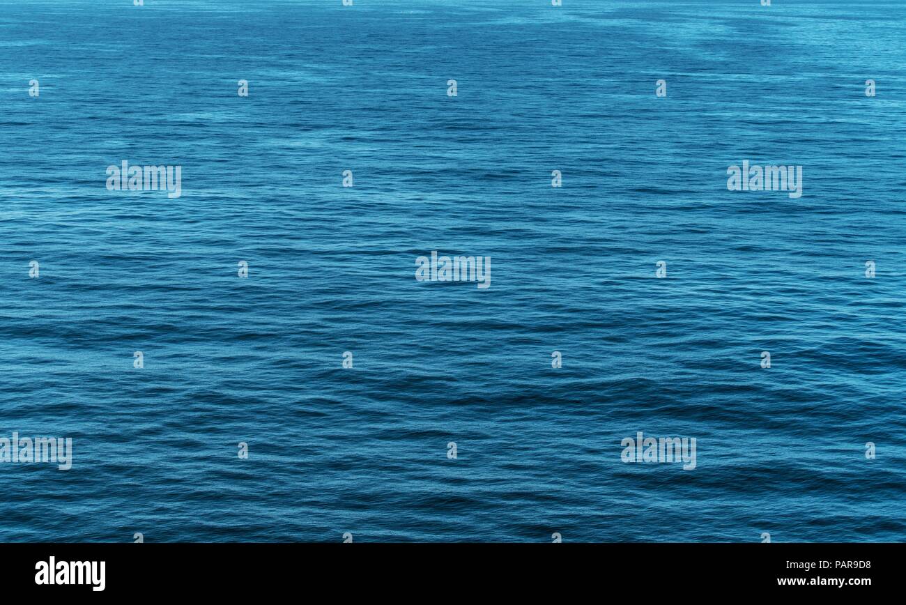 Calma acqua dell'oceano sullo sfondo della natura. Seascape foto. Foto Stock