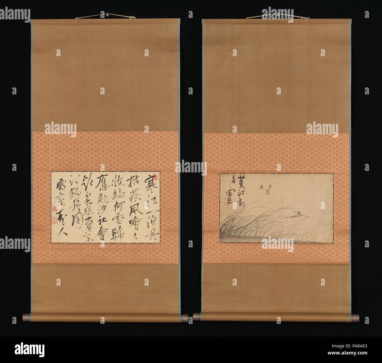 Barche da pesca sulla coperta Reed Bank e la calligrafia. Artista: Taiga Ike (giapponese, 1723-1776). Calligrapher: Kameda Bosai (giapponese, 1752-1826). Cultura: il Giappone. Dimensioni immagine: (a): 8 7/8 × 14 3/4 in. (22,6 × 37,5 cm) complessivamente con il supporto di montaggio (a): 39 3/8 × 19 1/2 in. (100 × 49,5 cm) in generale con le manopole (A): 39 3/8 × 21 1/2 in. (100 × 54,6 cm) immagine (b): 9 3/16 × 14 1/2 in. (23,4 × 36,9 cm) complessivamente con il supporto di montaggio (B): 39 3/8 × 19 9/16 in. (100 × 49,7 cm) in generale con le manopole (B): 39 3/8 × 21 7/8 in. (100 × 55,5 cm). Data: XVIII-XIX secolo. Museo: Metropolitan Museum of Art di New York, Stati Uniti d'America. Foto Stock