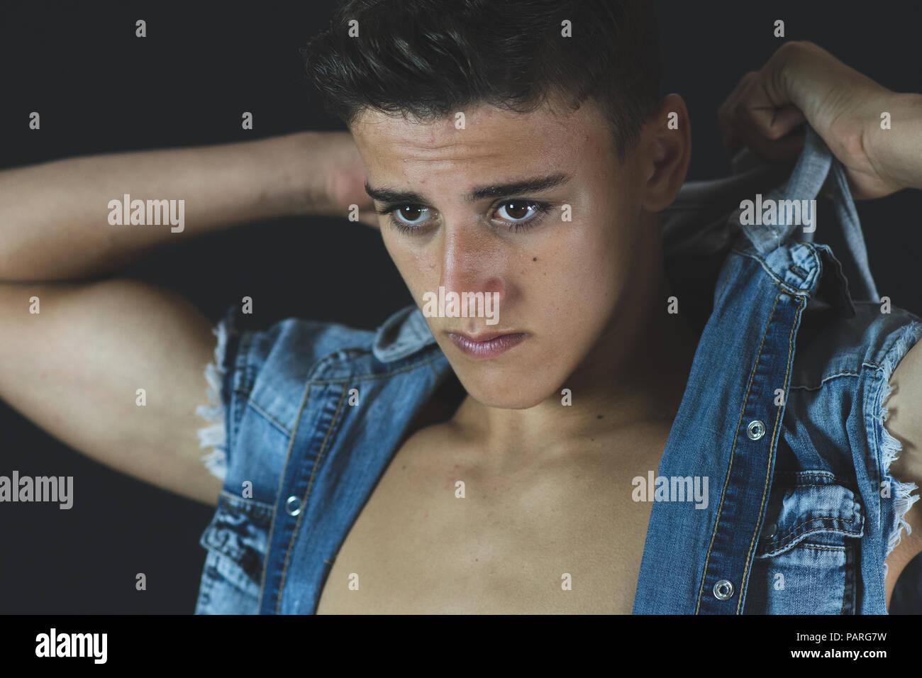 Chiudere fino a 16 Y Boy Foto Stock