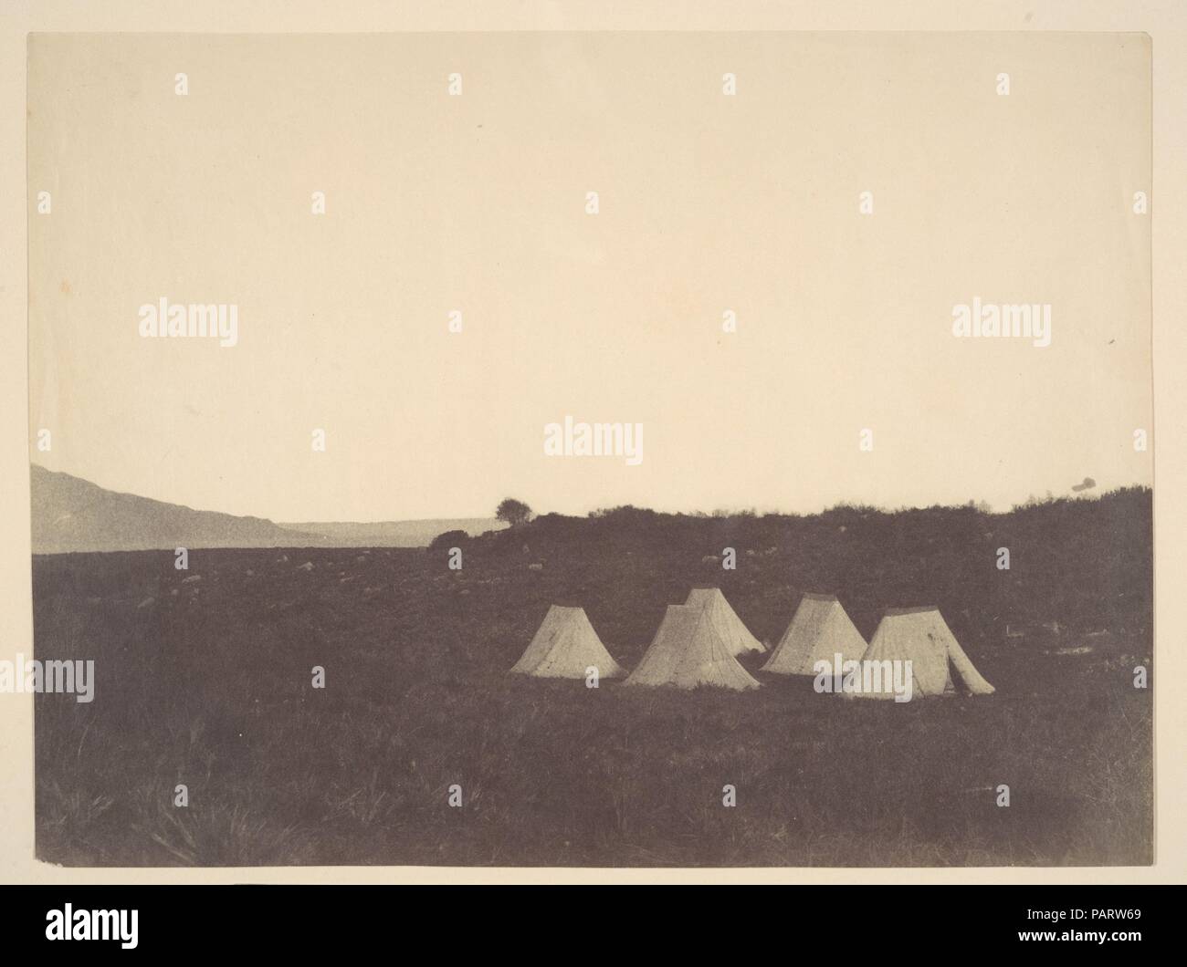 [Tende, Algeria]. Artista: John Beasley Greene (American, attiva in Francia, 1832-1856). Dimensioni: Immagine: 8 9/16 × 11 3/4 in. (21,7 × 29,8 cm). Data: 1856. Museo: Metropolitan Museum of Art di New York, Stati Uniti d'America. Foto Stock