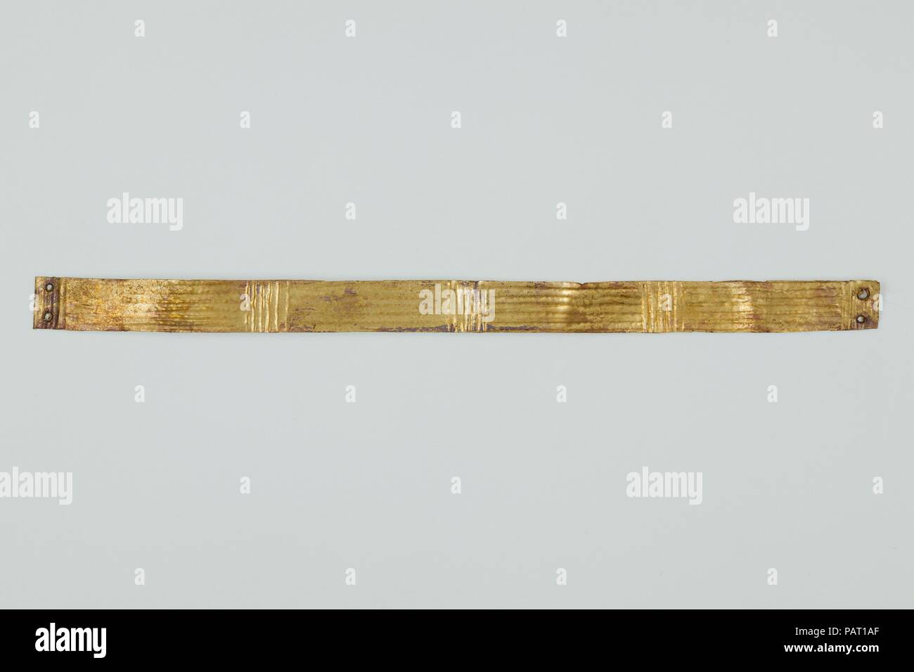 Amulet, foglio oro, bracciale. Dimensioni: ca. 11,5 cm. Dynasty: Dynasty 26-29. Data: 664-380 A.C. Museo: Metropolitan Museum of Art di New York, Stati Uniti d'America. Foto Stock