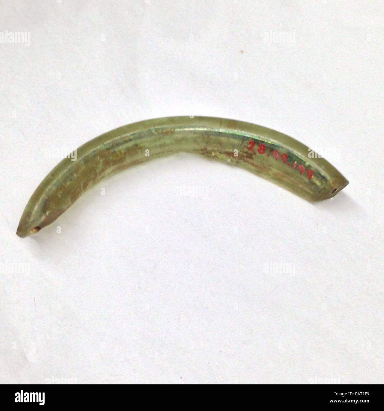 Frammento. Cultura: europeo o Medio Orientale. Dimensioni: L. 2 7/8 in. (7.3 cm). Data: ca. 1150-ca. 1250. Museo: Metropolitan Museum of Art di New York, Stati Uniti d'America. Foto Stock