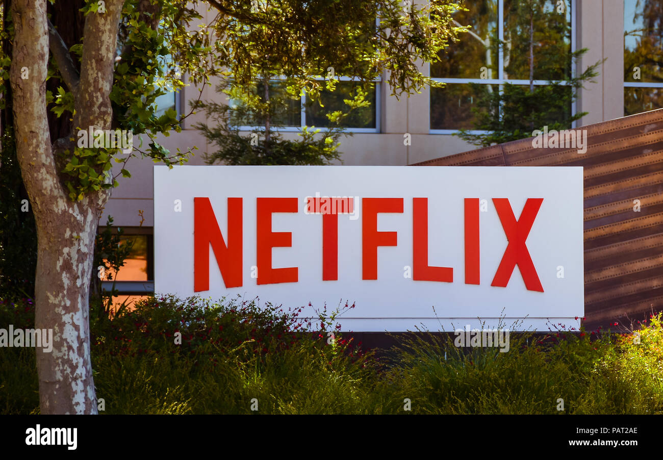 12 maggio 2018: Società segno segna l'ingresso a Netflix Co. la sede principale di Los Gatos, CA. NETFLIX fornisce lo streaming di dati multimediali, video-online & DVD tramite posta.. Foto Stock