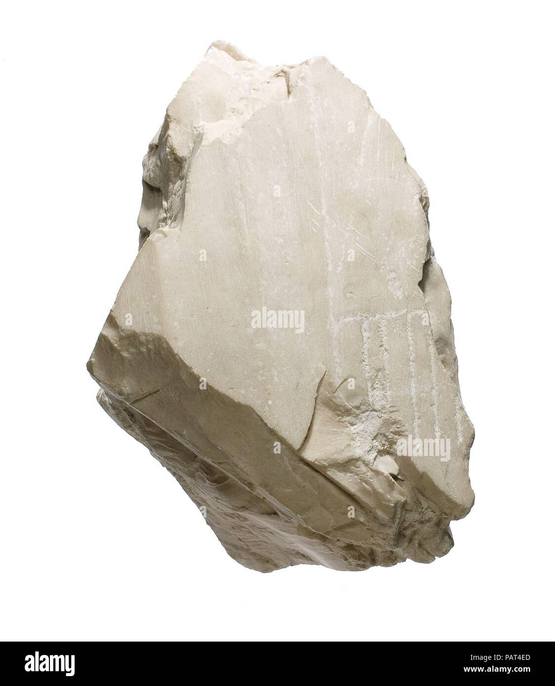 Corpo con vestito e scialle fringe, plissettatura. Dimensioni: H. 13 × W × 10 D. 10,5 cm (5 1/8 × 3 15/16 × 4 1/8 in.). Dynasty: Dynasty 18. Regno: regno di Akhenaten. Data: ca. 1353-1336 A.C. Museo: Metropolitan Museum of Art di New York, Stati Uniti d'America. Foto Stock