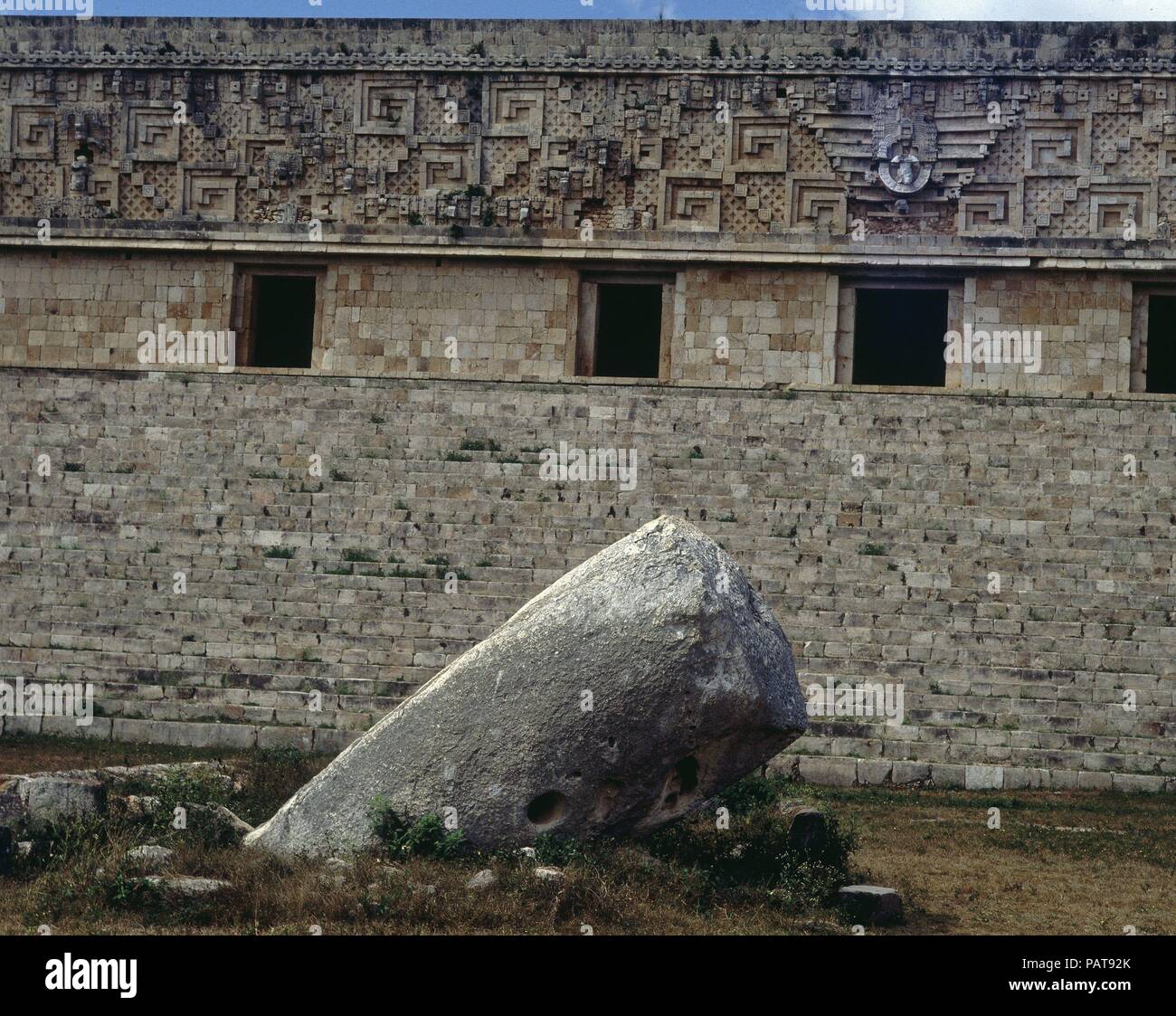 EDIFICIO Poniente de las Monjas-FACHADA MAYA. Posizione: CASA DEL GOBERNADOR, UXMAL, CIUDAD DE MEXICO. Foto Stock