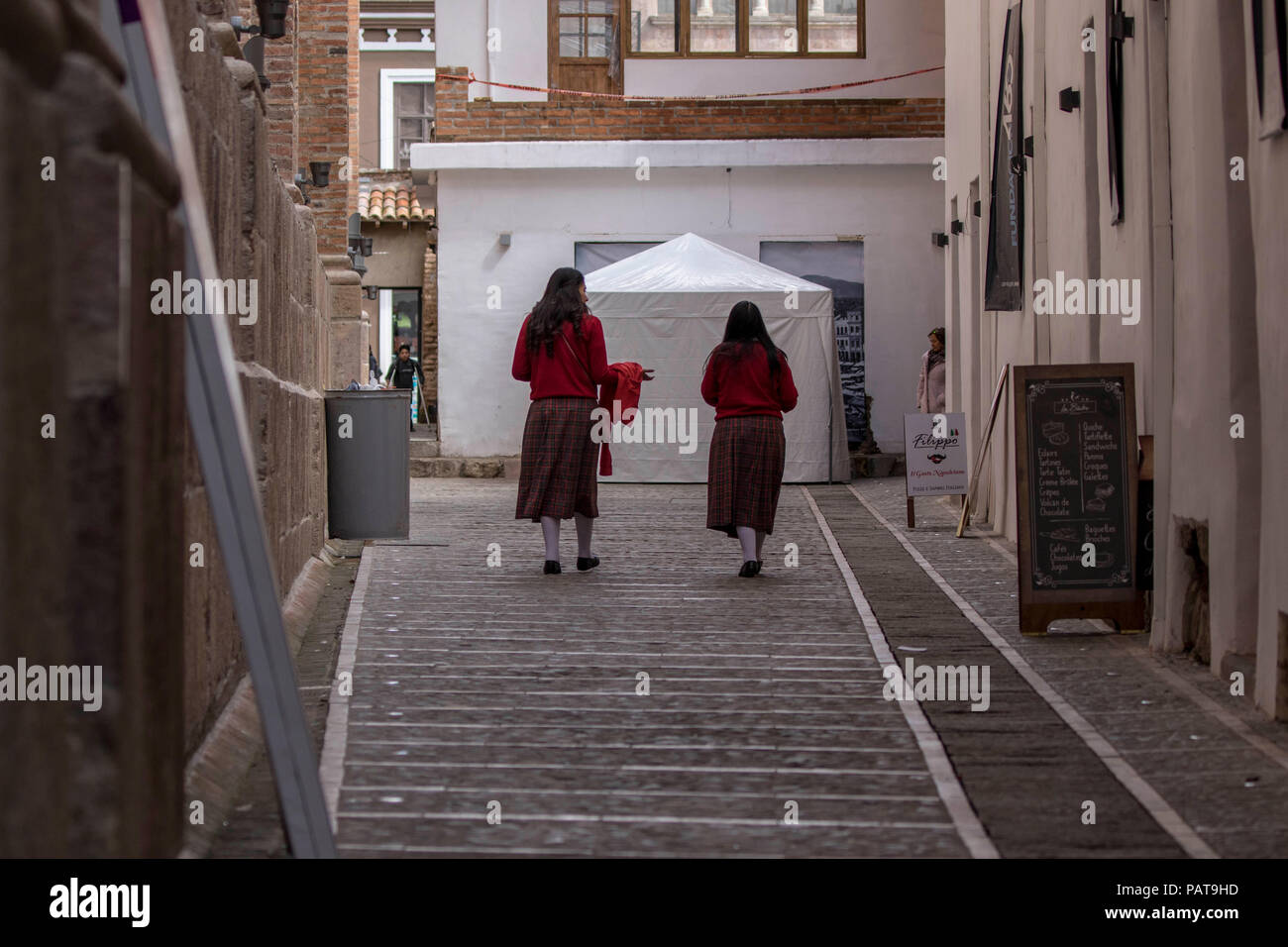 Ecuador school uniform immagini e fotografie stock ad alta risoluzione -  Alamy