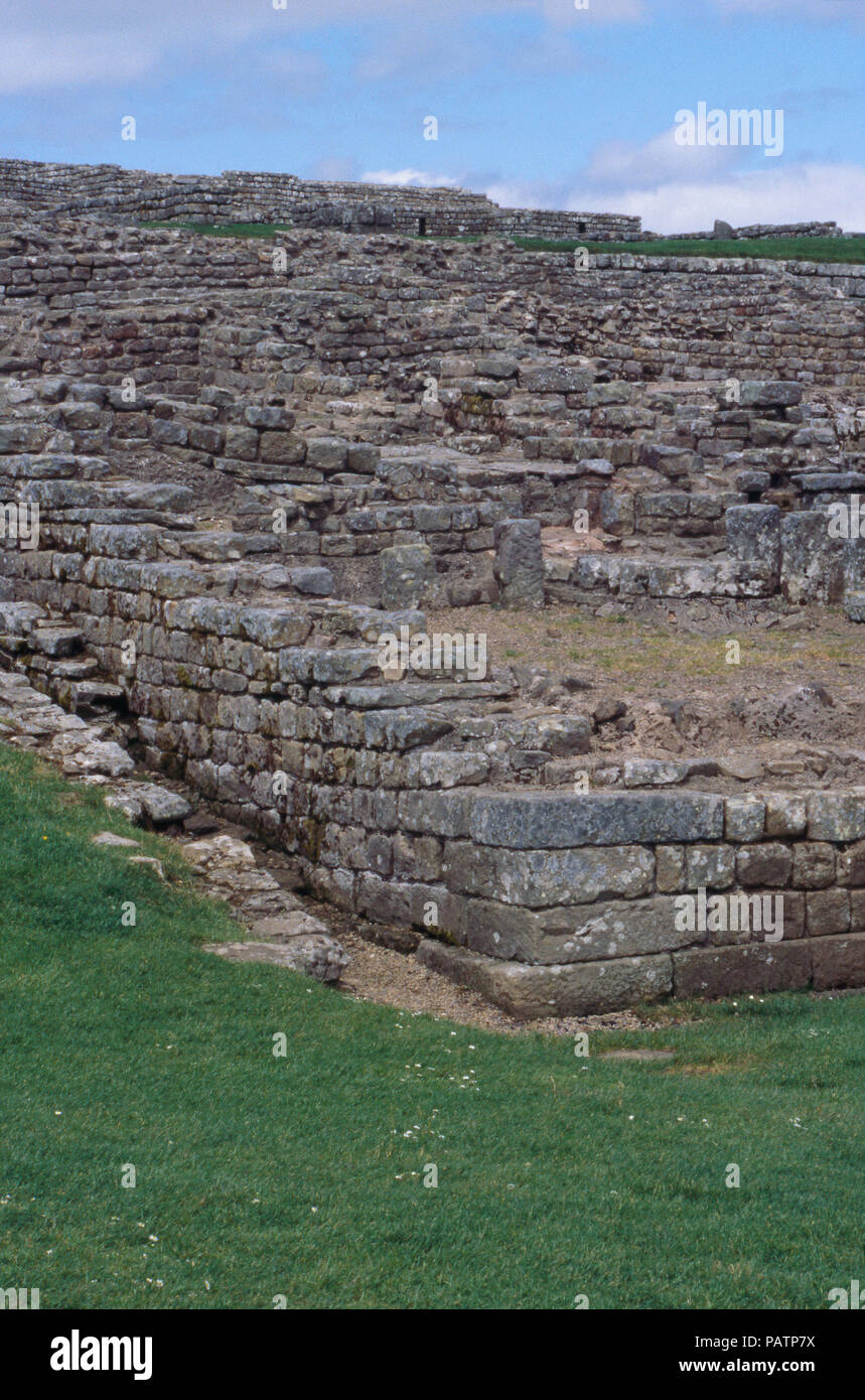 Rovine di Roman Fort il vallo di Adriano, Housesteads, Northumbria, INGHILTERRA, II secolo D.C. Fotografia Foto Stock