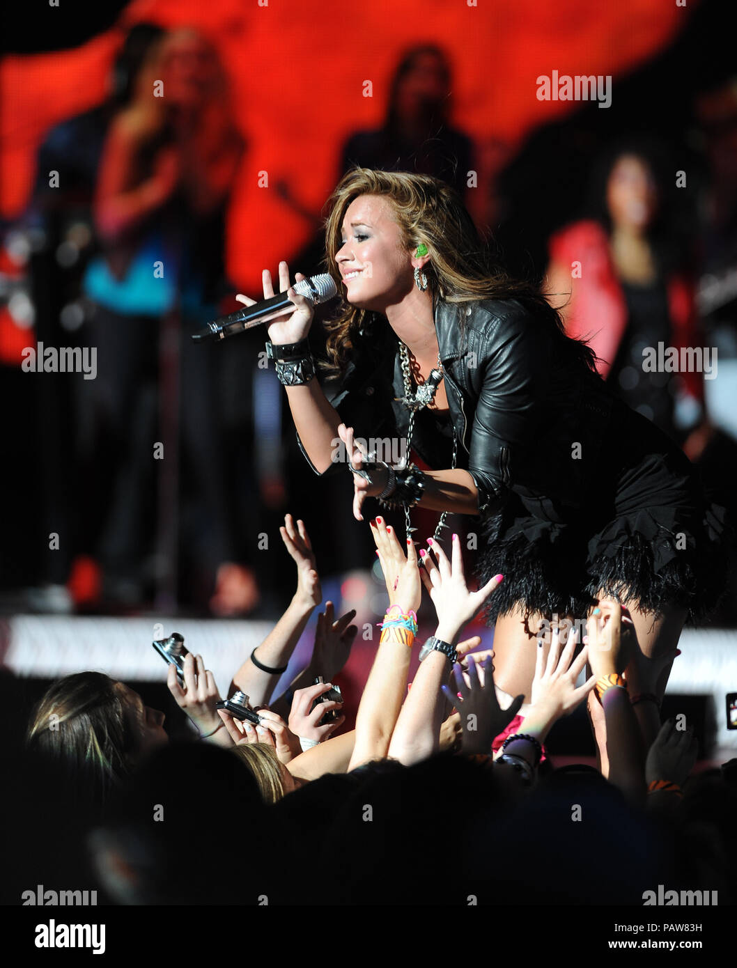 WEST PALM BEACH, FL- Settembre 07: Demetria Devonne "IME" Lovato (nato il 20 agosto 1992) suona presso l'anfiteatro di Cruzan come sull'atto di apertura per la 'Jonas Brothers Live In Concert Tour". Il 7 settembre 2010 in West Palm Beach, Florida Persone: Demi Lovato Foto Stock