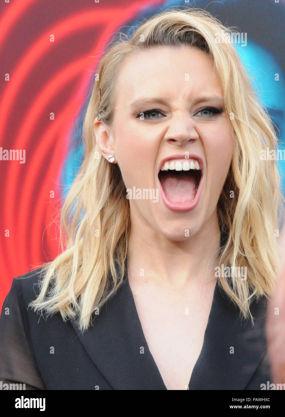 Los Angeles, California, USA. Xxv Luglio, 2018. L'attrice Kate McKinnon assiste la Premiere mondiale di Lionsgate's" "La spia che mi dumping' sulla luglio 25, 2018 a Fox Village Theatre di Los Angeles, California. Foto di Barry re/Alamy Live News Foto Stock