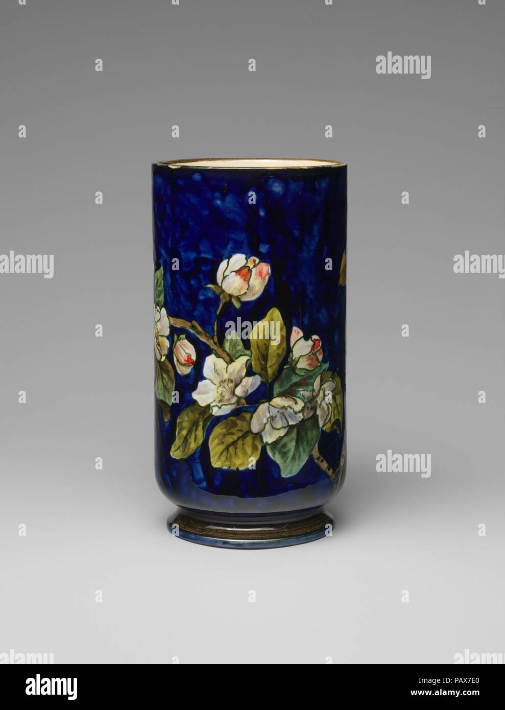 Vaso. Cultura: American. Dimensioni: 6 1/2 in. (16,5 cm). Autore: John Bennett (1840-1907). Data: 1877. Museo: Metropolitan Museum of Art di New York, Stati Uniti d'America. Foto Stock