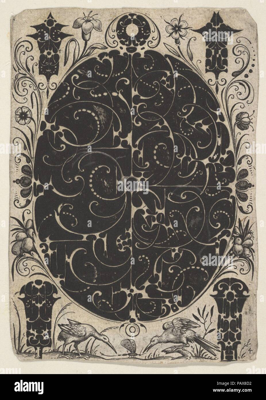 Caso di forma ovale decorato con Schweifwerk in due varianti, circondato da motivi più piccoli, di fiori e di due uccelli di seguito. Artista: Jacques Hurtu (Francese (attivo 1584-1635)). Dimensioni: foglio: 3 15/16 x 2 13/16 in. (10 x 7,2 cm). Editore: Pierre Firens I (fiammingo, Anversa 1580-1638 Paris). Data: ca. 1614-19. In questo molto più sofisticati di esempio di utilizzo di blackwork, Jacques Hurtu presenta un decorato pendente ovale, che potrebbe essere il modello per un guarda caso, O (verticale) medaglione. In ovale stessa egli illustra due varianti per la configurazione Schweifwerk. Quattro piccoli motivi blackwork, che rappresentano Foto Stock