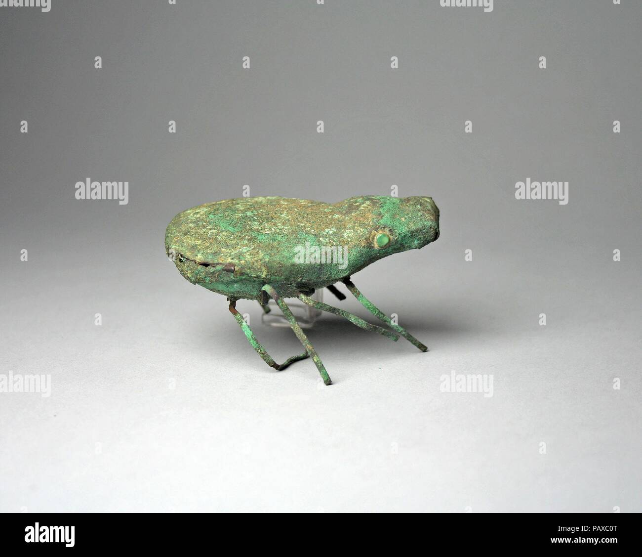 Spider. Cultura: Moche (Loma Negra). Dimensioni: H x W: 2 x 3 1/4 poll. (5.1 x 8.2cm). Data: 390-450. Museo: Metropolitan Museum of Art di New York, Stati Uniti d'America. Foto Stock