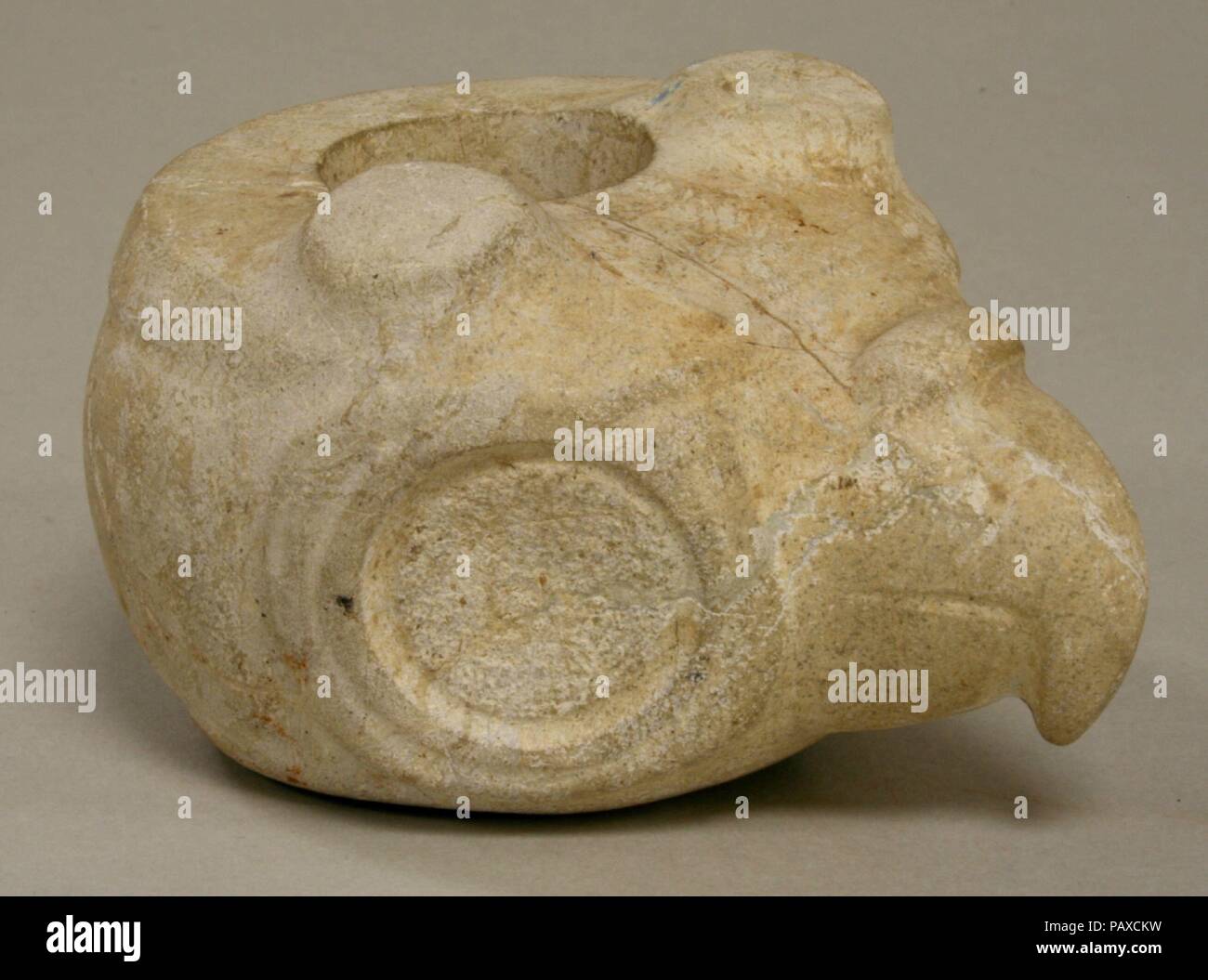 Owl macis testa. Cultura: Atlantico spartiacque. Dimensioni: H. 2 5/16 x W. 3 x D. 3 3/4 in. (5,8 x 7,6 x 9,5 cm). Data: 1st-5secolo. Museo: Metropolitan Museum of Art di New York, Stati Uniti d'America. Foto Stock Owl macis testa. Cultura: Atlantico spartiacque. Dimensioni: H. 2 5/16 x W. 3 x D. 3 3/4 in. (5,8 x 7,6 x 9,5 cm). Data: 1st-5secolo. Museo: Metropolitan Museum of Art di New York, Stati Uniti d'America. Foto Stock