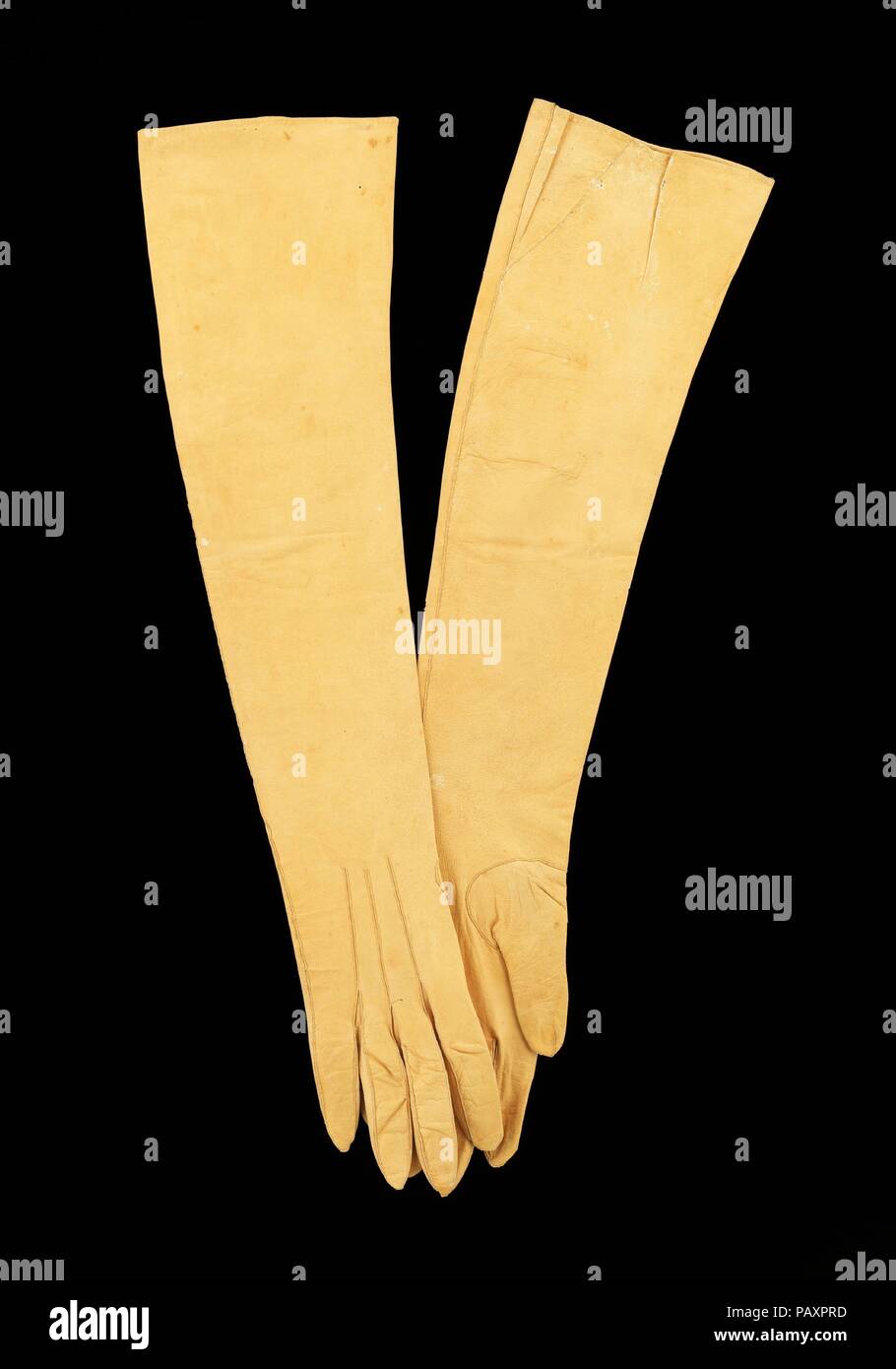 Guanti da sera. Cultura: American. Data: 1805. Tutte cucite a mano, la  costruzione dei guanti è particolarmente dettagliato per il periodo. Tra  ciascun dito sono piccoli a forma di diamante fazzoletti (quirks)