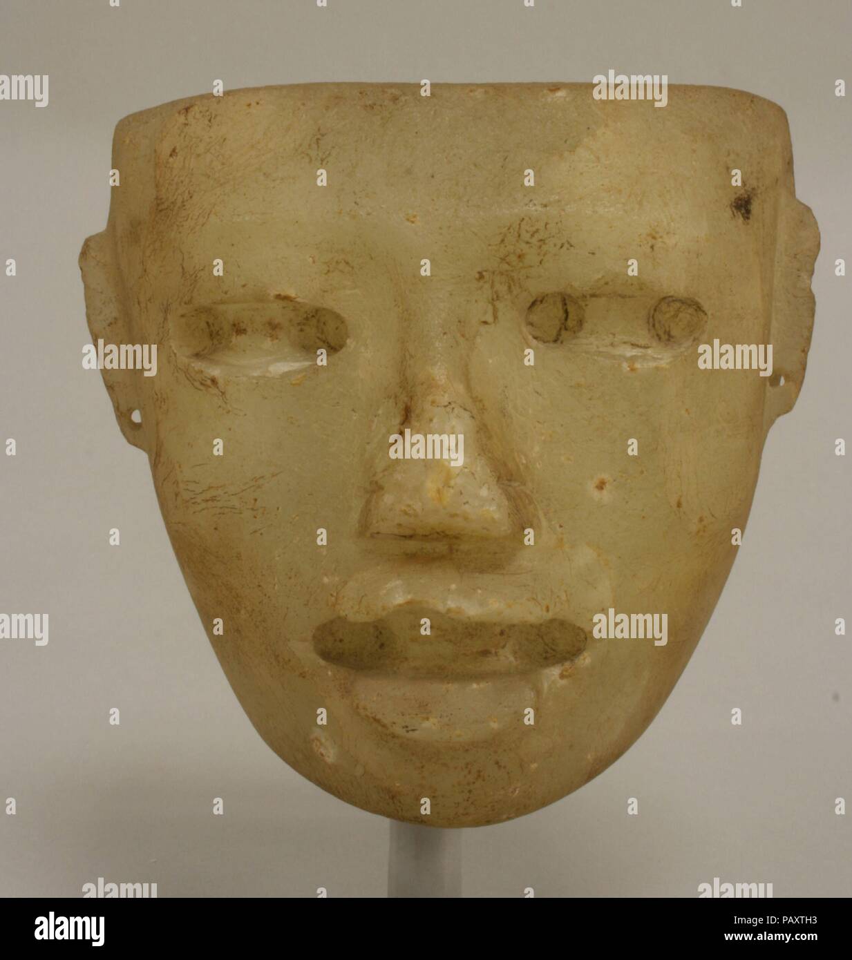 Maschera. Cultura: Teotihuacan. Dimensioni: H x W: 6 x 3 5/8a. (15,2 x 9.2cm). Data: 3rd-7secolo. Museo: Metropolitan Museum of Art di New York, Stati Uniti d'America. Foto Stock