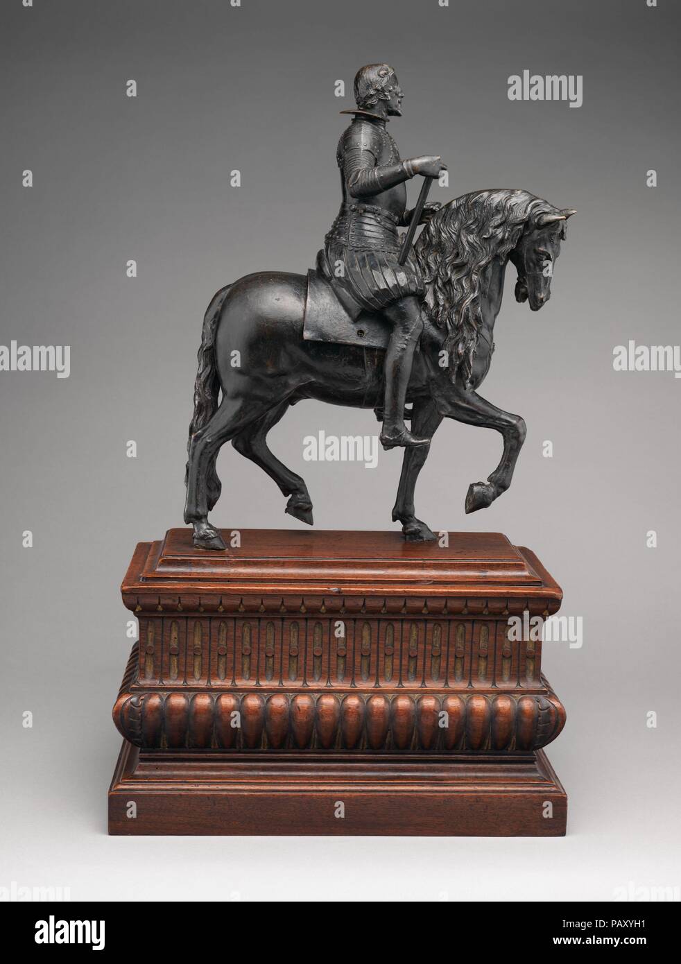 Statuetta equestre di Filippo IV Re di Spagna (1605-1665). Artista: eventualmente dopo un modello da Pietro Tacca (Italiano, 1577-1640 Carrara Firenze). Cultura: Italiano. Dimensioni: Cavallo e cavaliere (conferma): 16 1/8 × 7 × 12 5/8 in. (41 × 17,8 × 32,1 cm) pilota (a) (conferma): 12 3/8 × 7 × 5 1/8 in. (31,4 × 17,8 × 13 cm) Cavallo (b) (conferma): 12 × 5 5/8 × 12 5/8 in. (30,5 × 14,3 × 32,1 cm) Base (conferma): 9 × 7 × 3/4 15 a. (22,9 × 19,7 × 38,1 cm). Data: del XVII secolo, cast eventualmente del XIX secolo. Museo: Metropolitan Museum of Art di New York, Stati Uniti d'America. Foto Stock