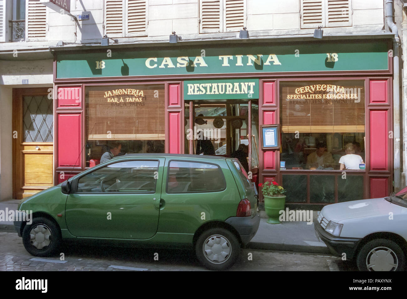 L indomani della morte di Lady Diana, principessa di Galles, a Parigi: la caffetteria dove Henri Paolo aveva il suo ultimo drink Foto Stock