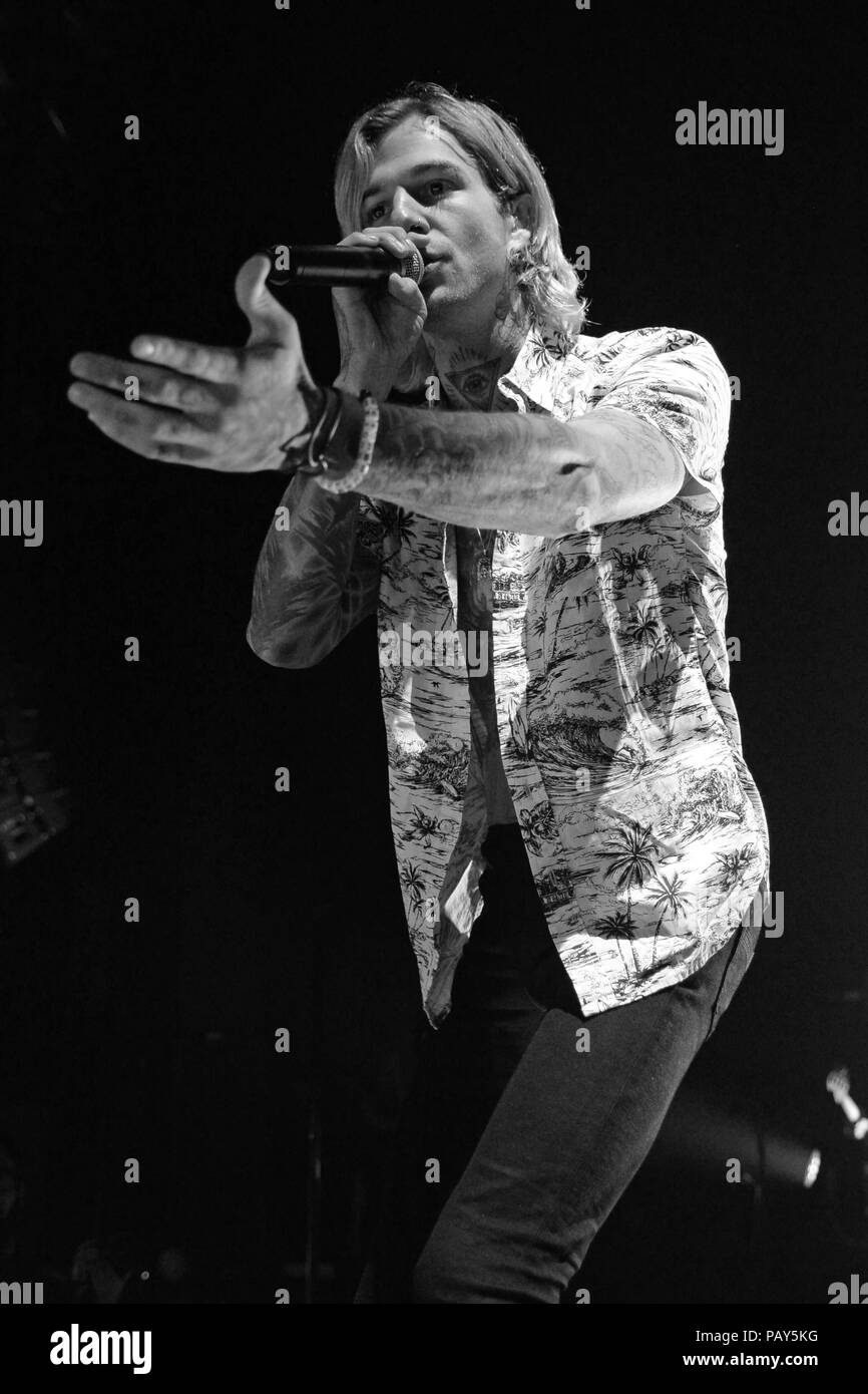 MIAMI BEACH FL - 22 settembre: Jesse Rutherford del quartiere esegue al Fillmore il 22 settembre 2015 a Miami Beach, Florida Persone: Jesse Rutherford Foto Stock