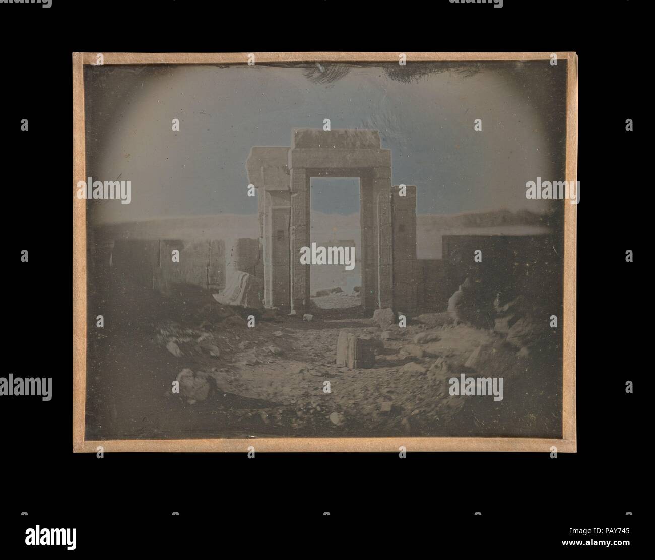 [Egitto]. Artista: Joseph-Philibert Girault de Prangey (Francese, 1804-1892). Dimensioni: Immagine: 3 3/4 x 4 3/4 in. (9,5 × 12 cm). Data: 1842-44. Museo: Metropolitan Museum of Art di New York, Stati Uniti d'America. Foto Stock