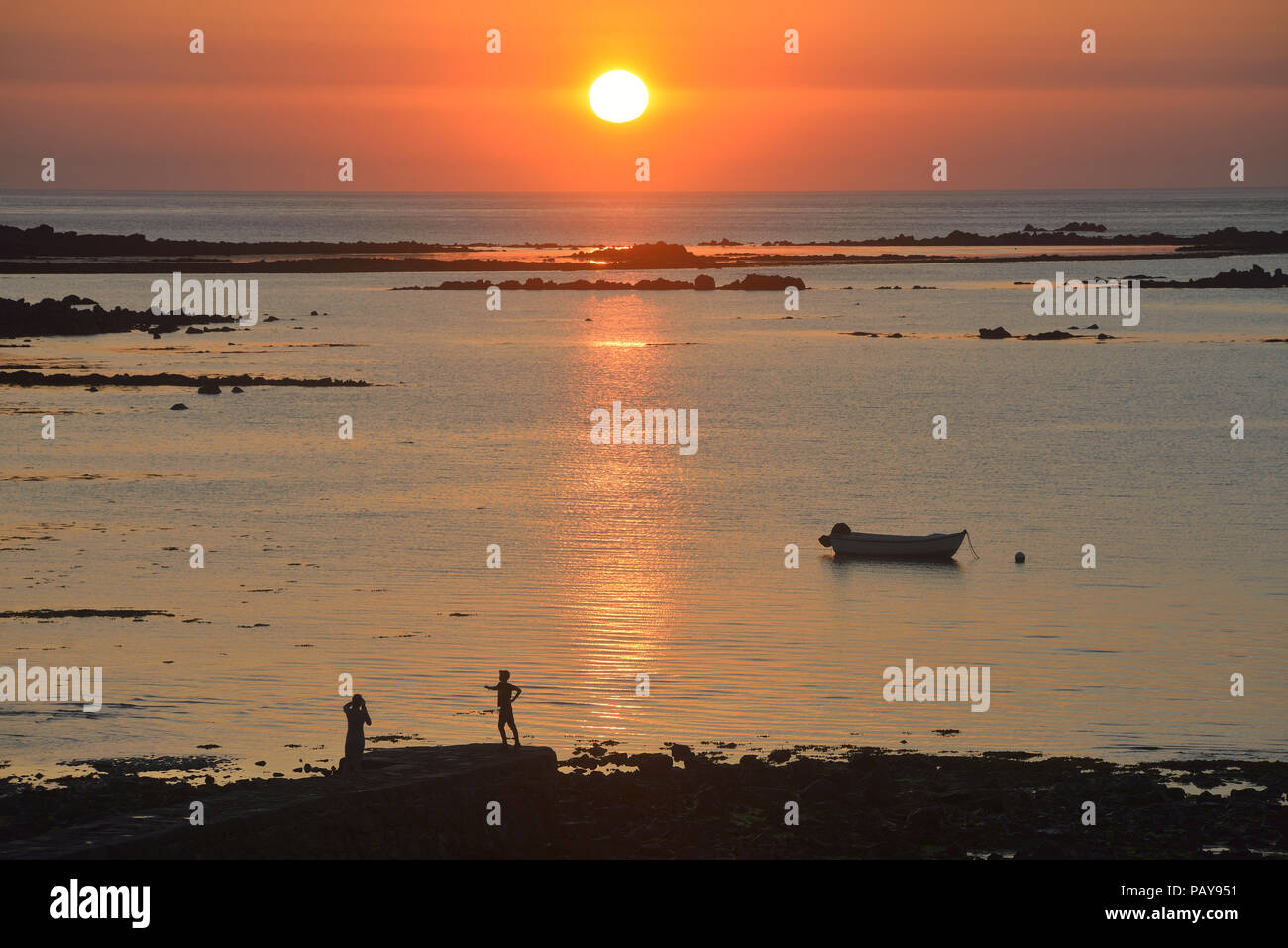 Sunset over Perelle Bay, Guernsey, Isole del Canale Isole britanniche Foto Stock