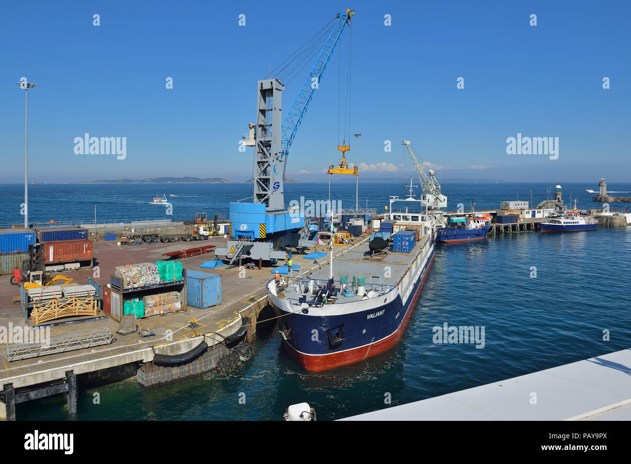 St Peter Port porto commerciale, Guernsey, Isole del Canale Isole britanniche Foto Stock