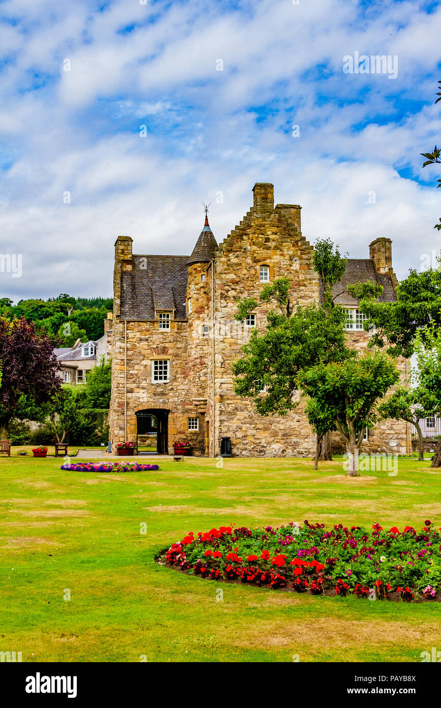 La casa fortificata a Jedburgh dove la Regina Maria di Scozia una volta alloggiato, ora la Regina Maria di Scozia centro visitatori. Jedburgh, Scozia Foto Stock