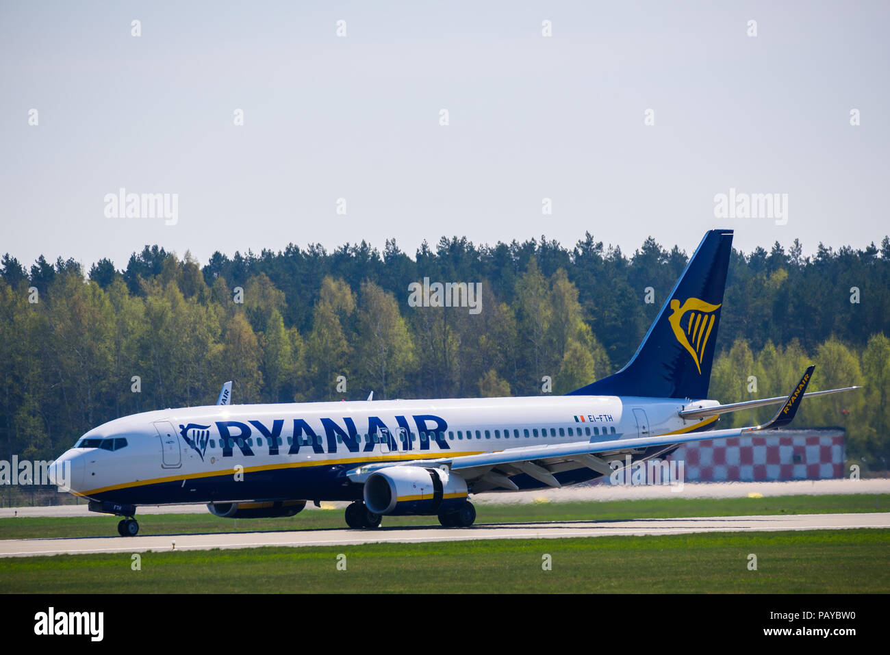 30.04.2018. RIGA, Lettonia. Ryanair Boeing 737-8come aereo Aeroporto internazionale di Riga (RIX). Foto Stock