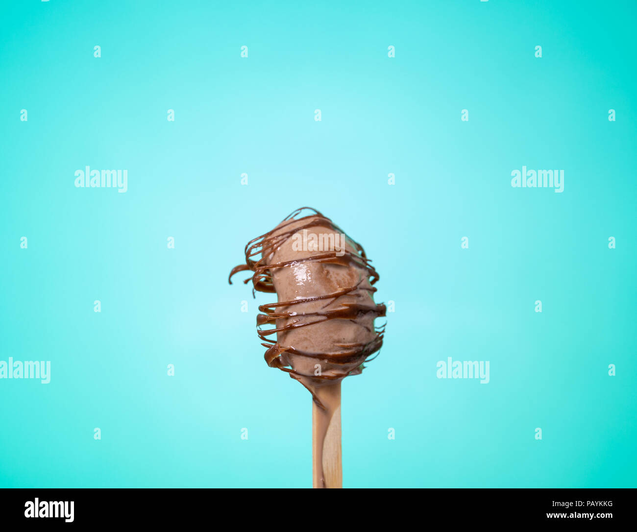 Fondere il cioccolato fuso il gelato in estate tempo caldo Foto Stock