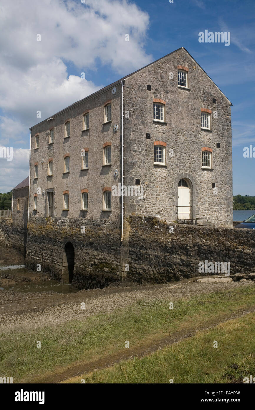 Il mulino di marea a Carew Foto Stock