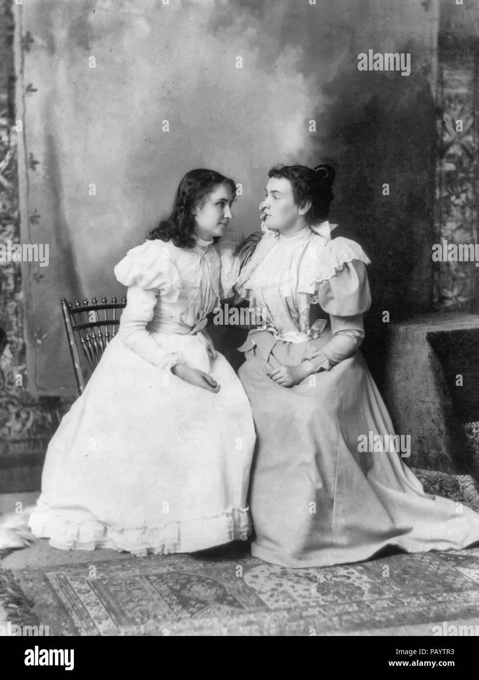Helen Keller e Anne Sullivan, circa 1897 Foto Stock
