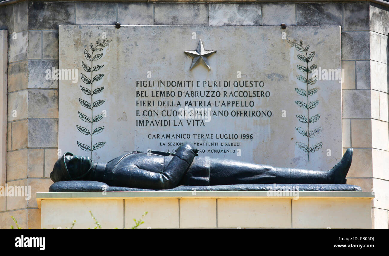 Memoriale di guerra a Caramanico Terme, Italia. Foto Stock