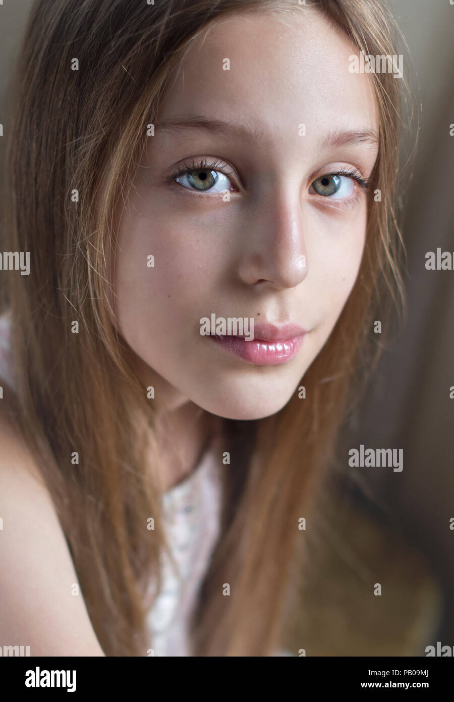Ritratto di una ragazza sorridente Foto Stock
