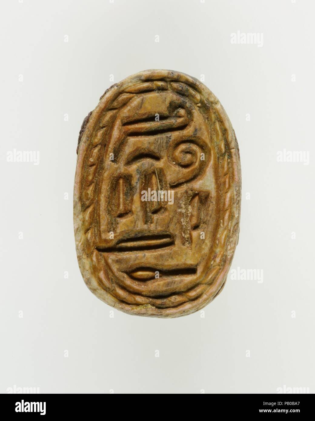 Scarabeo di un funzionario. Dimensioni: l. 2 cm (13/16 in.). Dynasty: Dynasty 12-18. Data: ca. 1981-1550 A.C. Museo: Metropolitan Museum of Art di New York, Stati Uniti d'America. Foto Stock