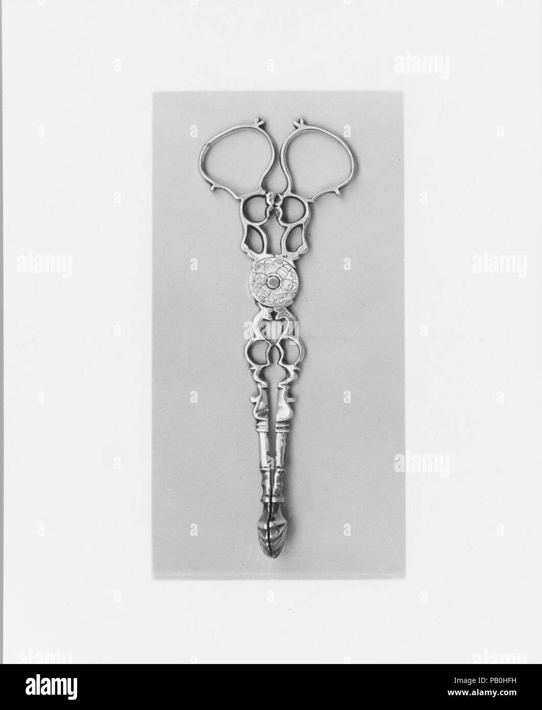 Pinze. Cultura: American. Dimensioni: 5 x 1 5/8 in. (12,7 x 4,1 cm); 1 oz. 2 dwt. (34,5 g). Data: 1750-70. Museo: Metropolitan Museum of Art di New York, Stati Uniti d'America. Foto Stock