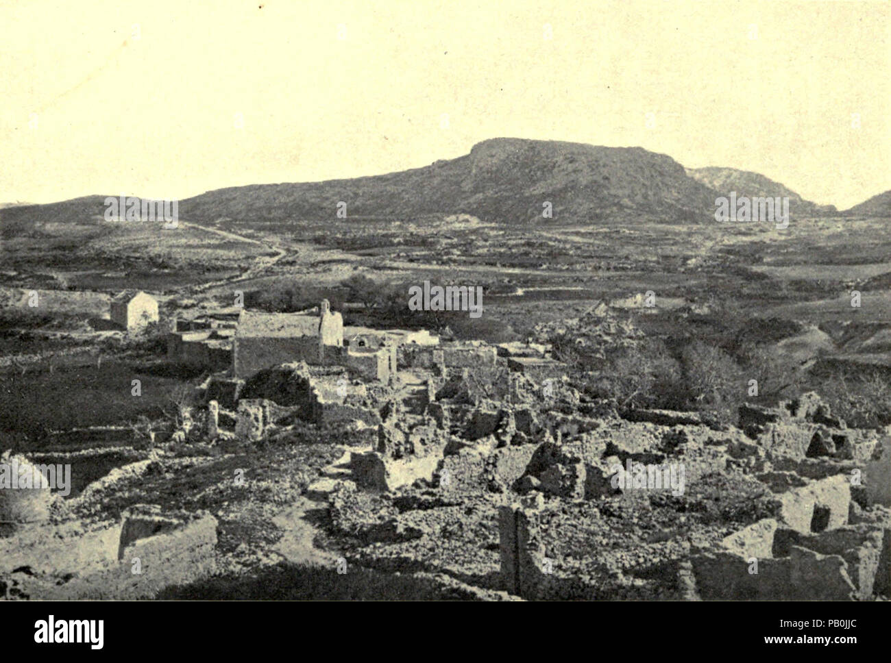 Un scatafascio villaggio Mussulmano di Creta. Affacciato p.25. Incidenti di un antiquario della vita. 1910. Foto Stock