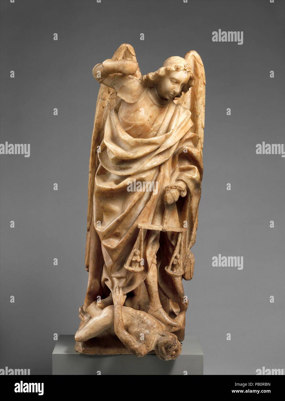 San Michele. Cultura: Spagnolo. Dimensioni: 31 7/8 x 12 1/2 x 9 1/2 in., 130 lb. (81 x 31,8 x 24,1 cm, 59kg) Base: 3/4 × 11 1/8 x 6 3/8 in. (1,9 × 28,3 × 16,2 cm) Altri (foro per perno in base): 1 15/16 x 13/16 in. (5 x 2 cm). Data: tardo XV secolo. Museo: Metropolitan Museum of Art di New York, Stati Uniti d'America. Foto Stock