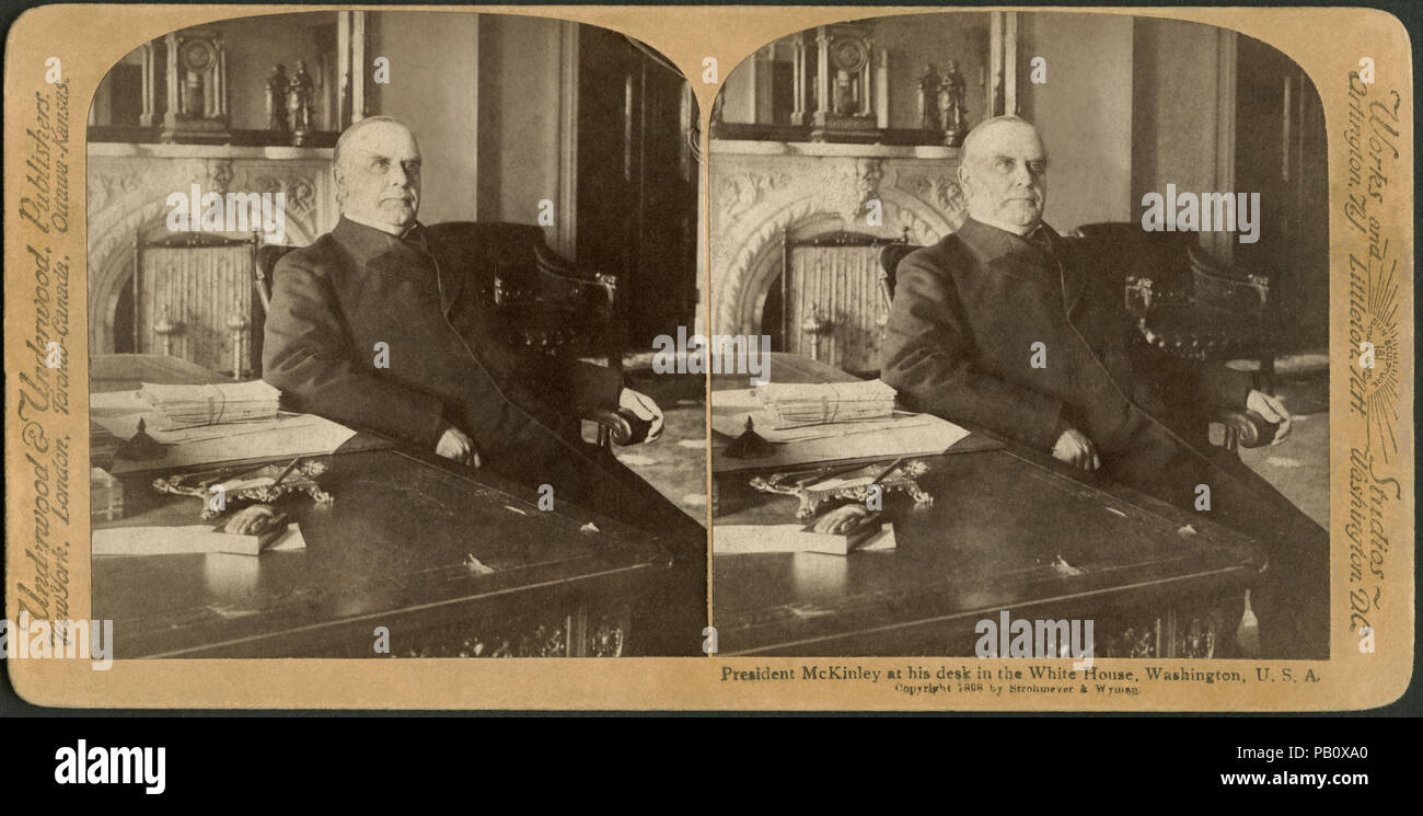 Presidente McKinley alla sua scrivania nella Casa Bianca a Washington DC, USA, scheda Stereo, Underwood & Underwood, 1898 Foto Stock