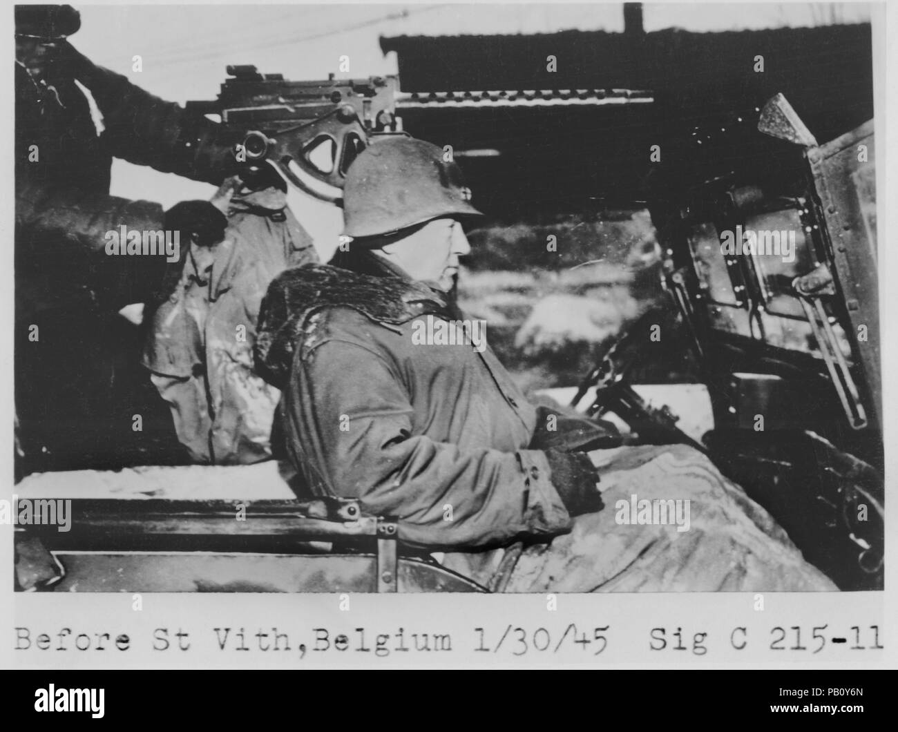 Stati Uniti General George Patton arrivando a St. Vith, Belgio, 30 Gennaio 1945 Foto Stock