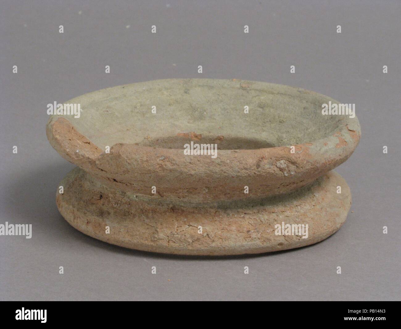 Anello. Cultura: copto. Dimensioni: complessivo: 1 7/8 x 5 3/8 in. (4,7 x 13,6 cm). Data: 4-VII secolo. Museo: Metropolitan Museum of Art di New York, Stati Uniti d'America. Foto Stock Anello. Cultura: copto. Dimensioni: complessivo: 1 7/8 x 5 3/8 in. (4,7 x 13,6 cm). Data: 4-VII secolo. Museo: Metropolitan Museum of Art di New York, Stati Uniti d'America. Foto Stock