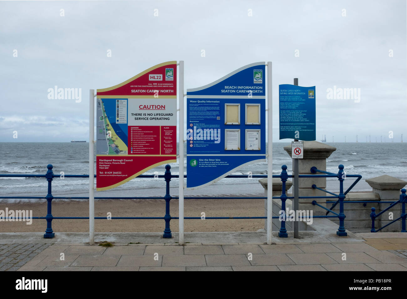 Digital Signage sul lungomare in inglese, Costa Nord Est, Regno Unito Foto Stock