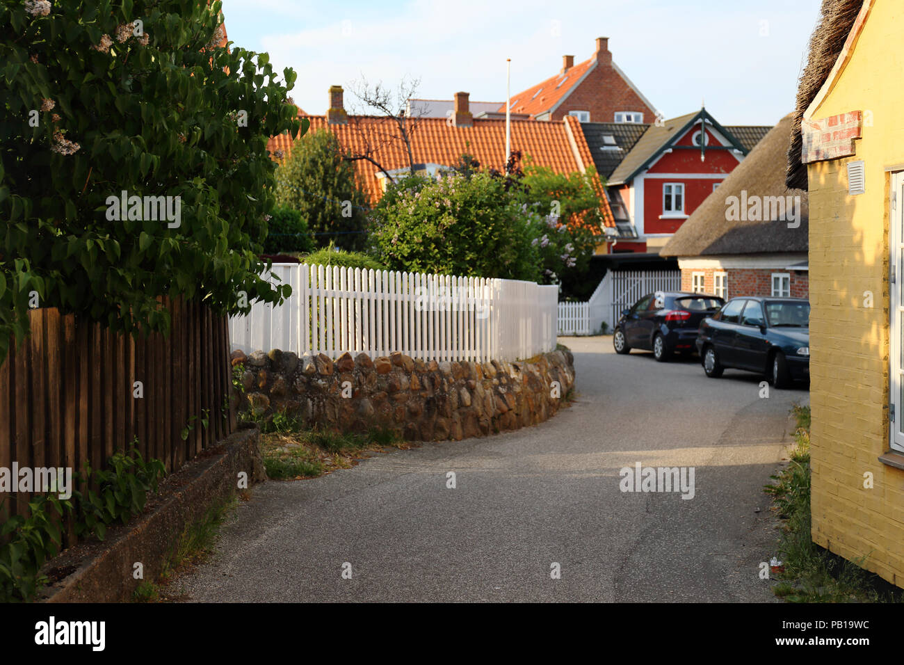 Sera scena di strada da Nordby su Fanø, Danimarca Foto Stock