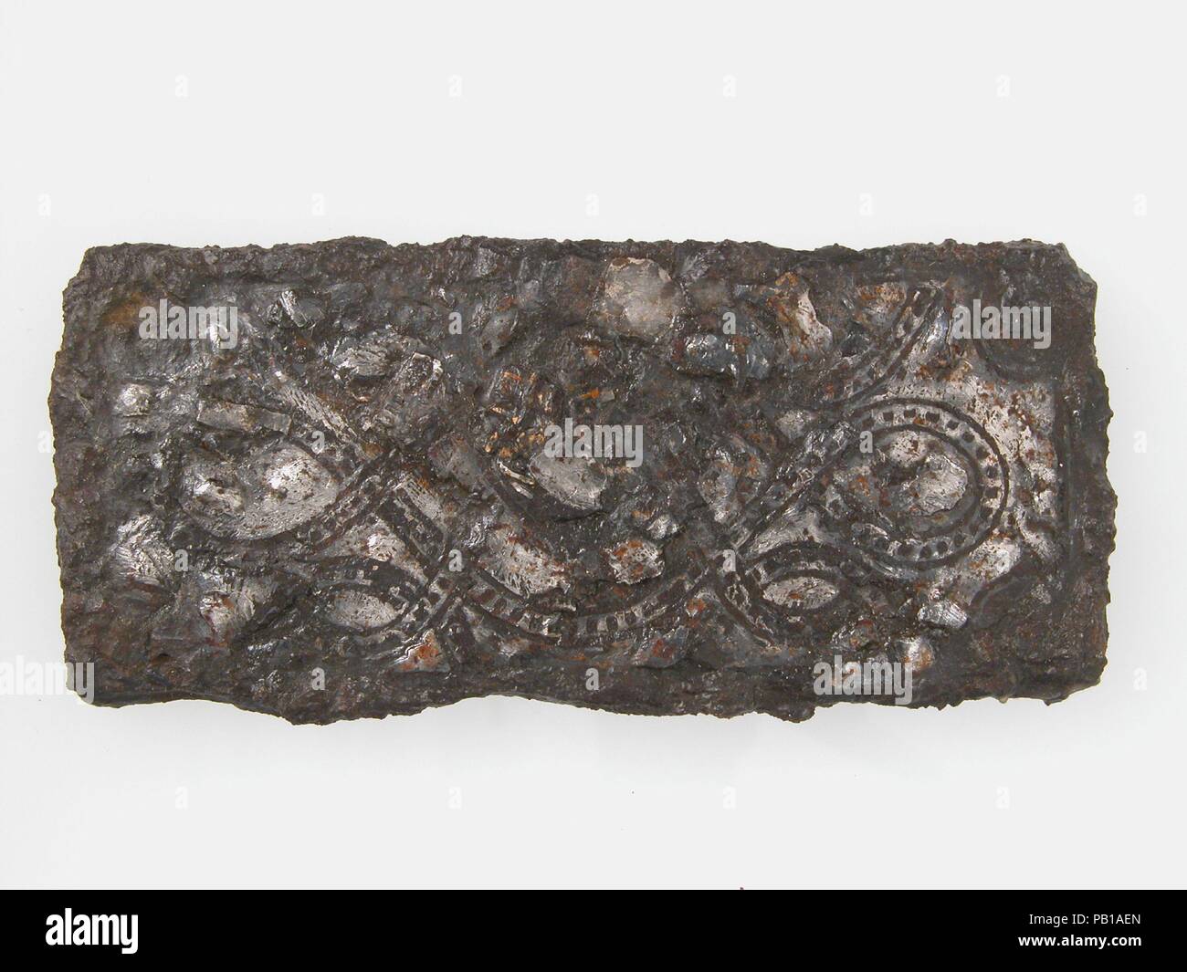 La piastra della cintura. Cultura: francone. Dimensioni: complessivo: 3 11/16 x 1 5/8 x 1/4 in. (9,4 x 4,2 x 0,7 cm). Data: 7. secolo. Museo: Metropolitan Museum of Art di New York, Stati Uniti d'America. Foto Stock La piastra della cintura. Cultura: francone. Dimensioni: complessivo: 3 11/16 x 1 5/8 x 1/4 in. (9,4 x 4,2 x 0,7 cm). Data: 7. secolo. Museo: Metropolitan Museum of Art di New York, Stati Uniti d'America. Foto Stock