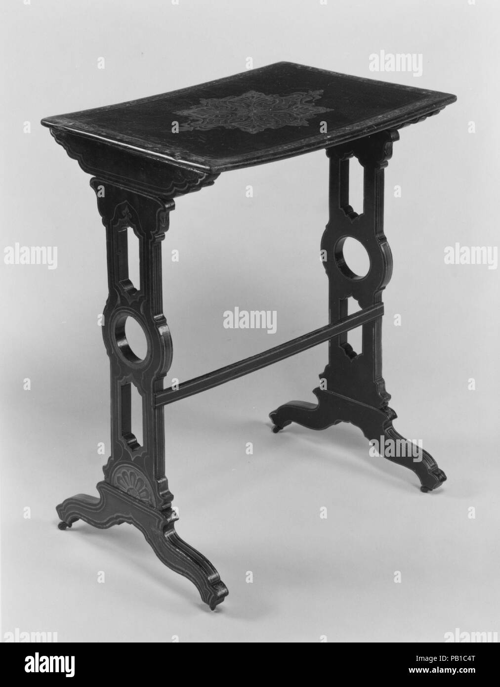 Tabella di nidificazione. Cultura: American. Dimensioni: 27 x 14 1/2 x 20 1/4 in. (68,6 x 36,8 x 51,4 cm). Data: 1860-70. Museo: Metropolitan Museum of Art di New York, Stati Uniti d'America. Foto Stock