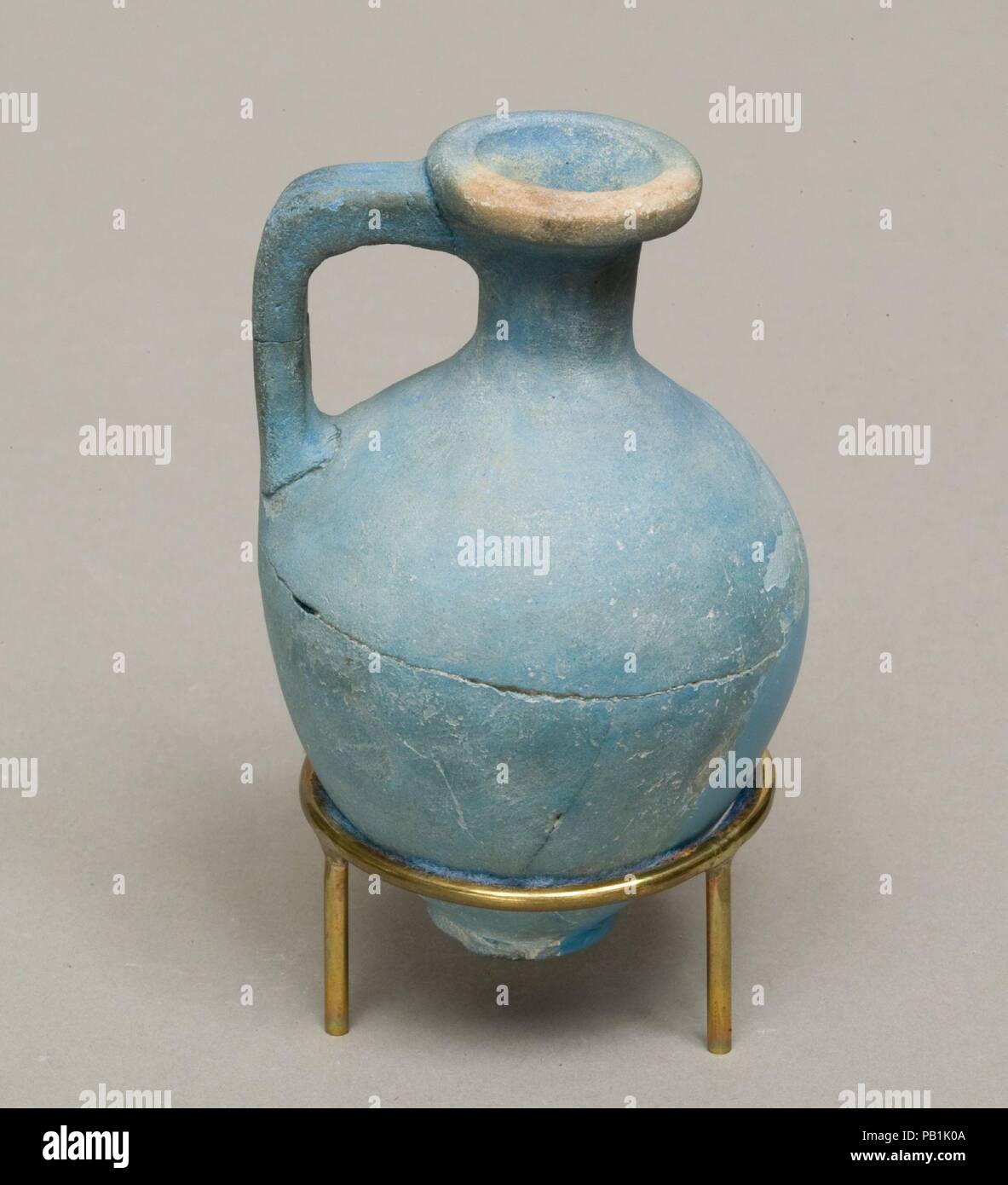 Juglet. Dimensioni: h. 9 cm (3 9/16 in.). Dynasty: Dynasty 13. Data: ca. 1750-1640 A.C. Museo: Metropolitan Museum of Art di New York, Stati Uniti d'America. Foto Stock