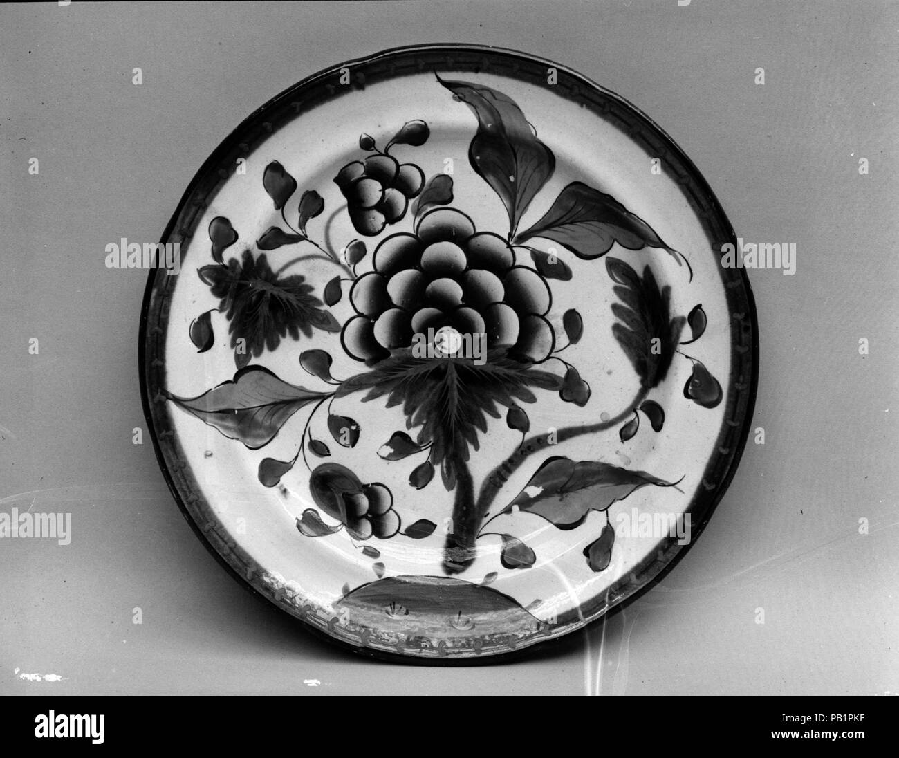 Piastra. Cultura: inglese (il mercato americano). Dimensioni: diam. 6 1/8 in. (15,6 cm). Data: ca. 1825. Museo: Metropolitan Museum of Art di New York, Stati Uniti d'America. Foto Stock