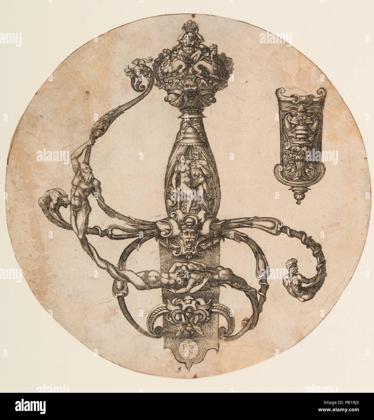 Design per una pinza di Elsa e fodero cappella. Artista: Pierre Woeiriot de Bouzey II (francese, Neufchâteau Damblain 1532-1599). Cultura: francese. Dimensioni: diam. 7 1/2 in. (19,1 cm). Data: 1555. Questa stampa di un riccamente decorate rapier elsa è una bella impressione da una rara serie di piastre di Pierre Woeiriot, un orafo e incisore prolifico. È anche un eccellente esempio di design e ornamentazione di bracci di lusso nella metà del XVI secolo in Francia. L'uso di figure umane, grottesche e strapwork mostra l'influenza del manierismo francese e Fontainebleau stile, che è stato sviluppato Foto Stock